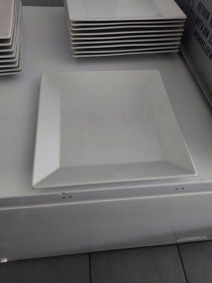 Borden te koop, Maison & Meubles, Cuisine | Vaisselle, Comme neuf, Assiettes(s), Uni, Porcelaine, Enlèvement