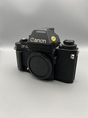 Canon F1 (laatste versie) met accessoires en lenzen. beschikbaar voor biedingen