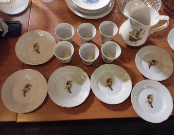 oekraïens vintage service keramiek met vogels beschikbaar voor biedingen