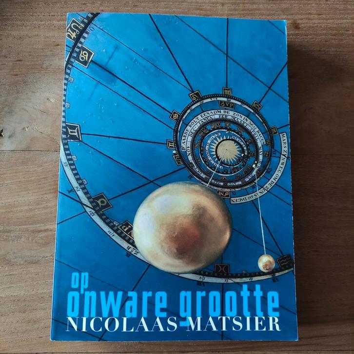 Nicolaas Matsier - Op onware grootte, Boeken, Overige Boeken, Zo goed als nieuw, Ophalen of Verzenden