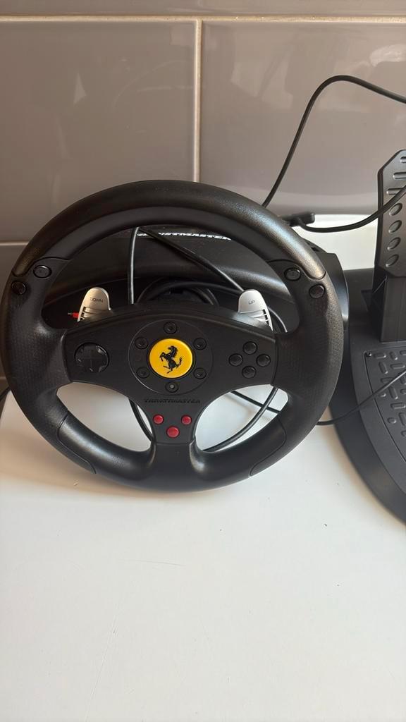 Ferrari GT 3-in-1 Racing Wheel, Games en Spelcomputers, Spelcomputers | Sony Consoles | Accessoires, Zo goed als nieuw, Stuur of Pedalen