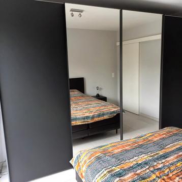 Kleerkast en nachttafel Mercato Nolte beschikbaar voor biedingen