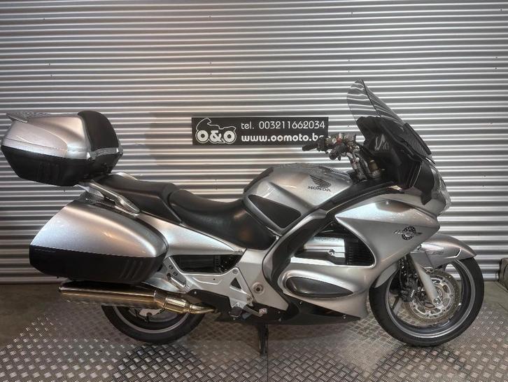 Honda ST1300 Pan European ABS + Garantie + GRATIS onderhoud!, Motoren, Motoren | Honda, Bedrijf, Toermotor, meer dan 35 kW, 4 cilinders