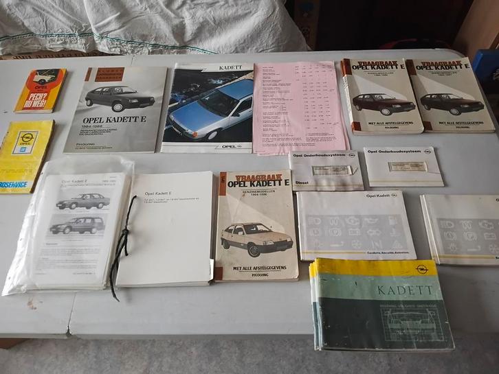 Verzameling onderhoudsboekjes , handleidingen , vraagbaak.., Auto diversen, Handleidingen en Instructieboekjes, Ophalen