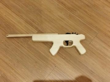 Houten rekkerpistool (incl. enkele rekkers) beschikbaar voor biedingen