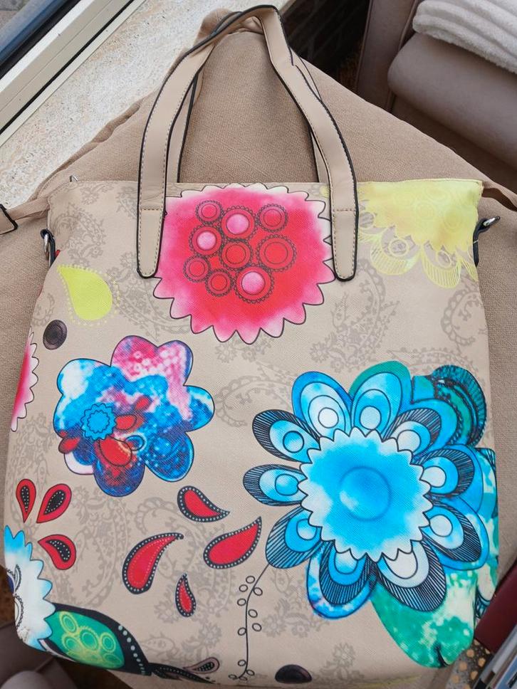 Grand sac, Bijoux, Sacs & Beauté, Sacs | Sacs Femme, Comme neuf, Sac à main, Enlèvement ou Envoi