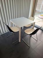 Tafel en stoelen, Enlèvement