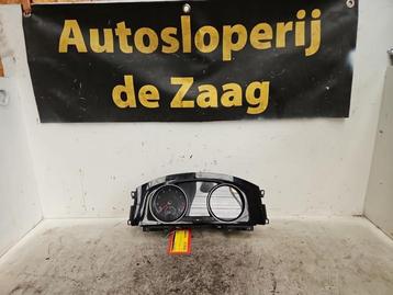Instrumentenpaneel van een Volkswagen Golf beschikbaar voor biedingen