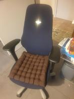 Une chaise de bureau Kinnarps décente à vendre !, Comme neuf, Enlèvement, Bleu, Chaise de bureau