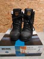 Nieuwe zaagschoenen van het merk Meindl, Ophalen