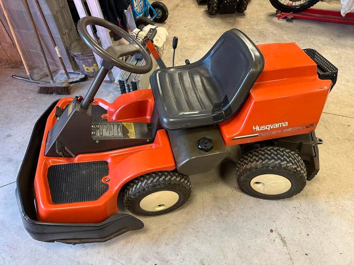 tracteur tondeuse husqvarna rider 850-12, Jardin & Terrasse, Tondeuses autoportées, Utilisé, Moins de 90 cm, Démarrage électrique