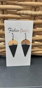 Oorringen met goudkleurige halve cirkel en zwarte omgekeerde, Handtassen en Accessoires, Oorbellen, Overige materialen, Hangers