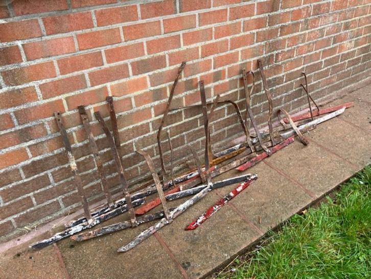 19 OUDE MUURANKERS IN SMEEDIJZER; NOG OP TE KUISEN., Doe-het-zelf en Bouw, IJzerwaren en Bevestigingsmiddelen, Gebruikt, Overige typen