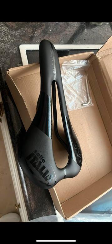 Selle italia Carbon fiets zadel nieuw ! beschikbaar voor biedingen