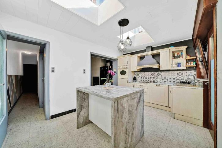 Maison de ville rénovée avec jardin, Immo, Huizen en Appartementen te koop, Provincie Henegouwen, tot 200 m², Tussenwoning, D