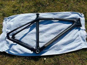 Nieuw MTB carbon 29” frame quick release + voorvork Rock Sho beschikbaar voor biedingen