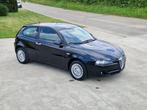 Alfa Romeo 147 *** Benzine 27.000km 1e eigenaar ***, Airconditioning, Te koop, Bedrijf, Euro 4