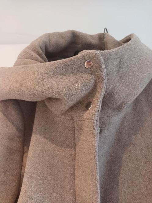 Halflange mantel Small, Kleding | Dames, Jassen | Winter, Zo goed als nieuw, Beige, Ophalen of Verzenden