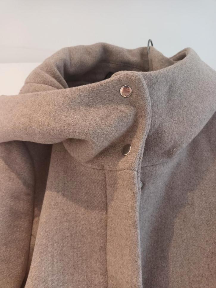 Halflange mantel Small, Kleding | Dames, Jassen | Winter, Zo goed als nieuw, Beige, Ophalen of Verzenden