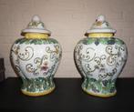 une paire de vases chinois de 45 cm de haut, Antiquités & Art, Curiosités & Brocante, Enlèvement ou Envoi