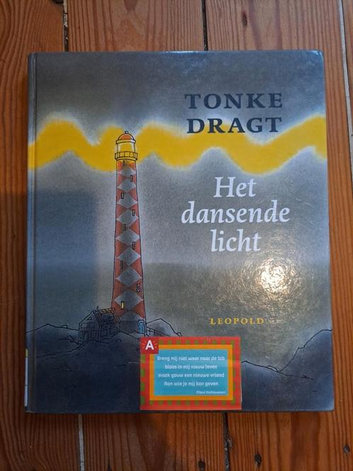 Tonke Dragt - Het dansende licht, Livres, Livres pour enfants | Jeunesse | Moins de 10 ans, Comme neuf, Contes (de fées), Enlèvement ou Envoi