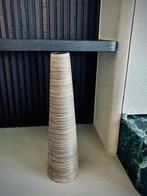 Vaas beige - decoratief, Huis en Inrichting, Overige kleuren, 50 tot 75 cm, Aardewerk of Porselein, Ophalen of Verzenden