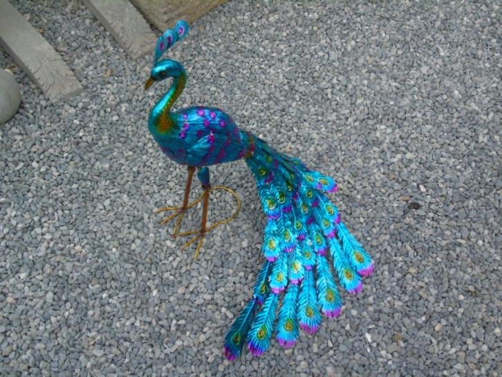 Een kleurrijke smeedijzeren pauw, nieuw!, Tuin en Terras, Tuinbeelden, Nieuw, Dierenbeeld, Metaal, Ophalen