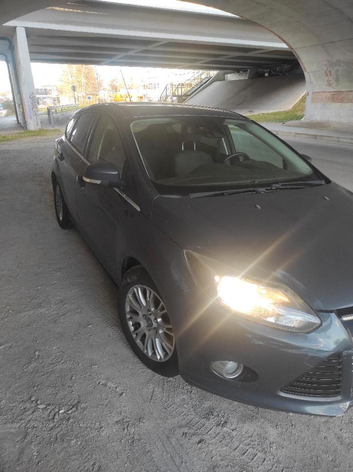 Ford Focus Diesel Hatchback 03 2011 3000€, Auto's, Ford, Particulier, Focus, Cruise Control, Elektrische buitenspiegels, Elektrische ramen