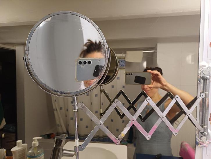 Wandvergrotende spiegel met telescopische arm, Huis en Inrichting, Woonaccessoires | Spiegels, Gebruikt, Minder dan 50 cm, Minder dan 100 cm
