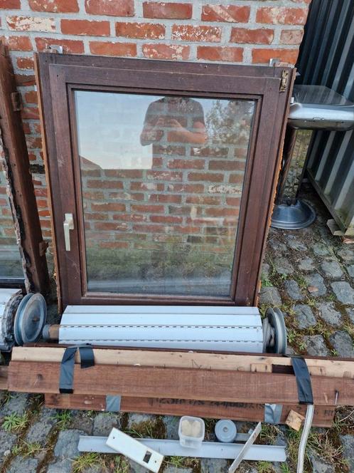 3 x Meranti, dubbel glas, draai / kip, rolluiken en bekistin, Doe-het-zelf en Bouw, Glas en Ramen, Zo goed als nieuw, Ophalen of Verzenden