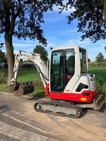 TAKEUCHI TB225e beschikbaar voor biedingen