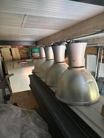 industriele verlichting beschikbaar voor biedingen