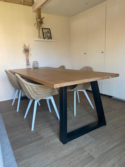 Solide tafel, eiken blad en zwart metalen onderstel, 230*100, Huis en Inrichting, Tafels | Eettafels, Zo goed als nieuw, Ophalen