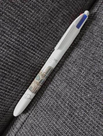Bic 4 kleuren.  beschikbaar voor biedingen