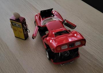BURAGO Ferrari rouge métal – 250 Le Mans – 1965 PROVA + pomp, Enlèvement ou Envoi, Comme neuf, Voiture, Burago