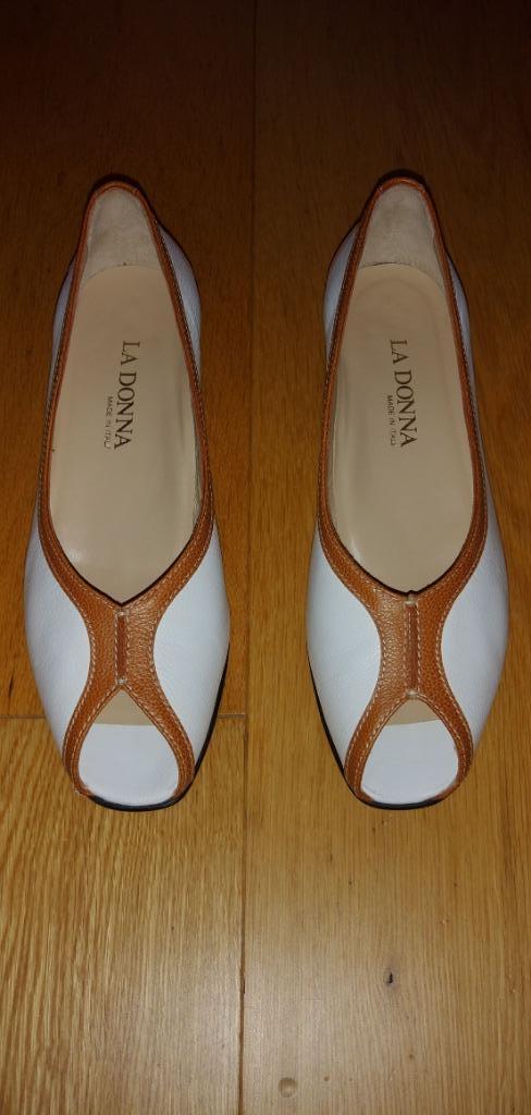 Chaussures La Donna en cuir (blanc/cognac) pointure 39, Kleding | Dames, Schoenen, Zo goed als nieuw, Schoenen met lage hakken