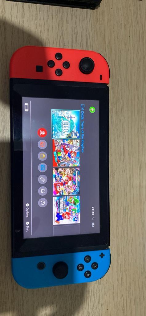 Nintendo Switch met dock en oplader, Games en Spelcomputers, Spelcomputers | Nintendo Switch, Gebruikt, Ophalen