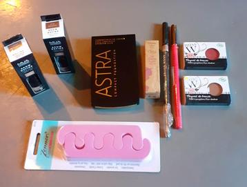 lot de maquillage non utilisé  beschikbaar voor biedingen