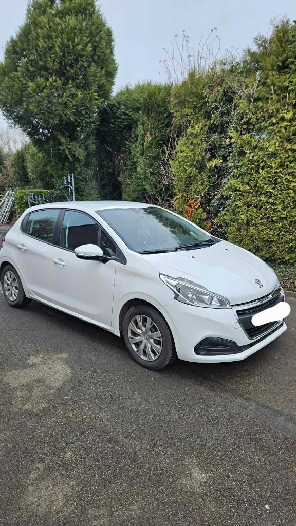 Peugeot 208 1.2 essence - 06/2018 - 126.500 km, Autos, Peugeot, Particulier, Essence, Euro 6, 5 portes, Boîte manuelle, Blanc