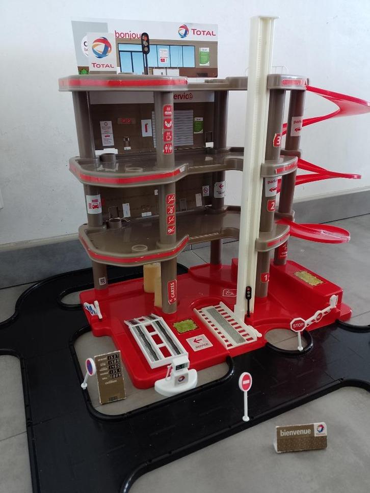 Super Garage Totaal 4 verdiepingen en 3 meter baan., Kinderen en Baby's, Speelgoed |Speelgoedvoertuigen, Gebruikt, Ophalen