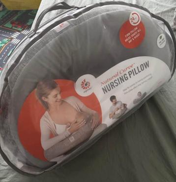 Borstvoedingskussen ergonomisch beschikbaar voor biedingen