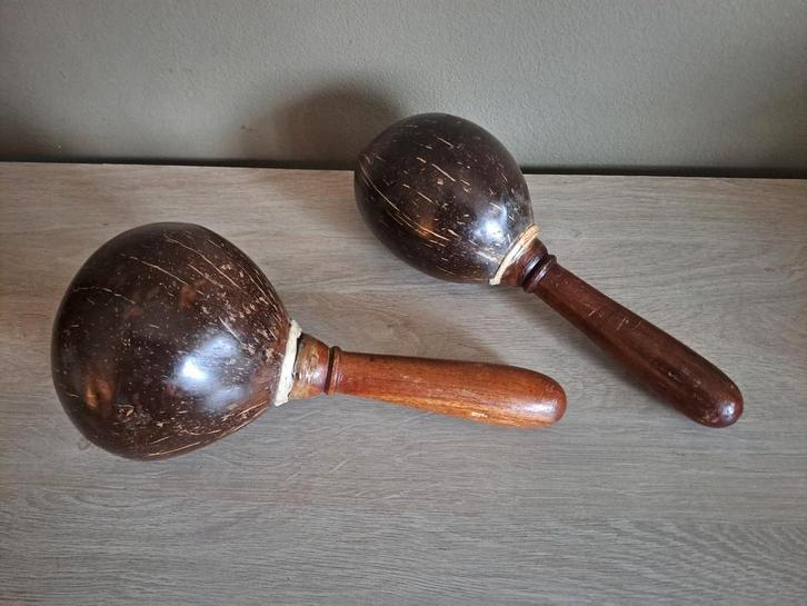 Mooie Maracas van kokosnoot en hout, Muziek en Instrumenten, Percussie, Zo goed als nieuw, Ophalen