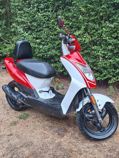 Kymco 50cc B klasse 4 takt scooter start en rijd goed, Fietsen en Brommers, Brommers | Peugeot, Zo goed als nieuw, Ophalen of Verzenden