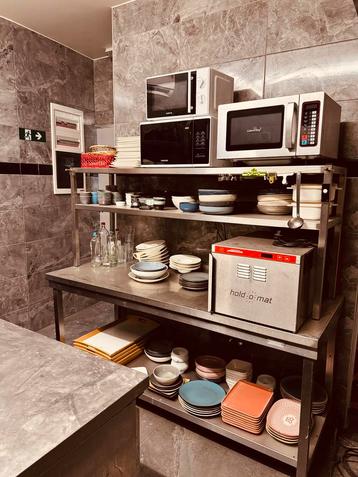 Horeca rvs Keukenwerktafel met bovenschap 170x70xh:85cm beschikbaar voor biedingen