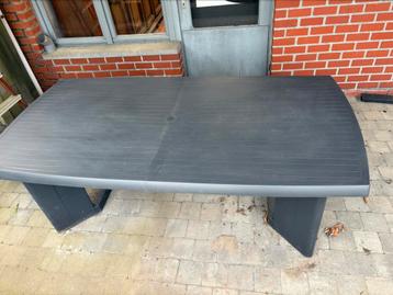 Tuintafel kunststof grijs  beschikbaar voor biedingen