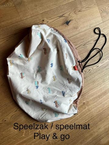 Play & go speelkleed / opbergzak speelgoed beschikbaar voor biedingen
