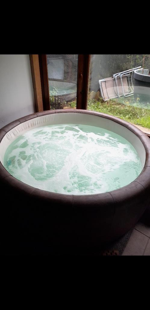 Softub Resort & Spa, Tuin en Terras, Bubbelbaden en Hottubs, Gebruikt, Ophalen