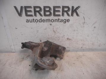 MOTORSTEUN LINKS Audi A6 Avant (C5) (8e0199352d) beschikbaar voor biedingen