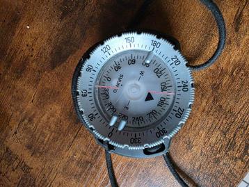  Boussole de plongée Suunto – À saisir 40€ !  beschikbaar voor biedingen