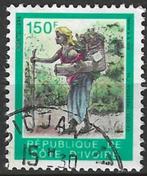 Ivoorkust 1994 - Yvert 934 - Een houtsprokkelende vrouw (ST), Timbres & Monnaies, Timbres | Afrique, Affranchi, Envoi
